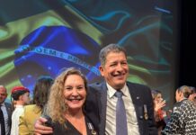 Claudine Fernandes de Araújo recebe Medalha Mérito do Conselho Comunitário de Segurança do DF