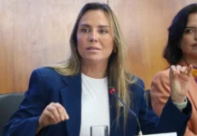 Governadora do DF rebate possível citação em delação e nega relação com ex-presidente